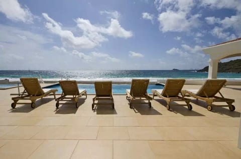 Casa Sunshine - Beach Front - Guana Bay 