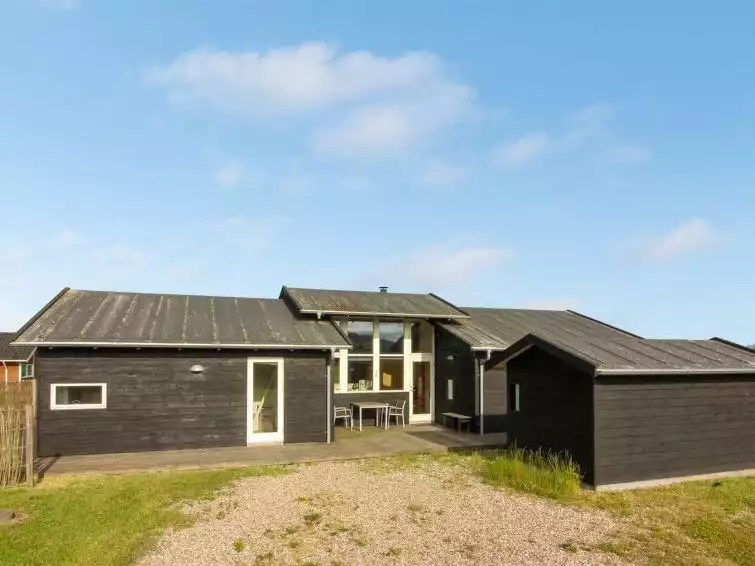 "Preben" - 500m from the sea