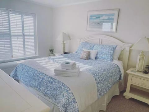 Ocean Front room (Queen)
