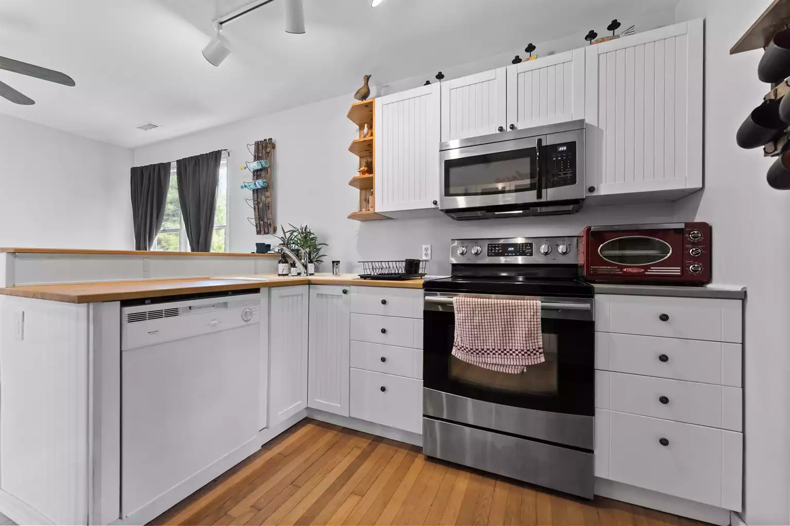 Fully equipped kitchen. Fully equipped kitchen. - Edgewater Retreat - Lancaster