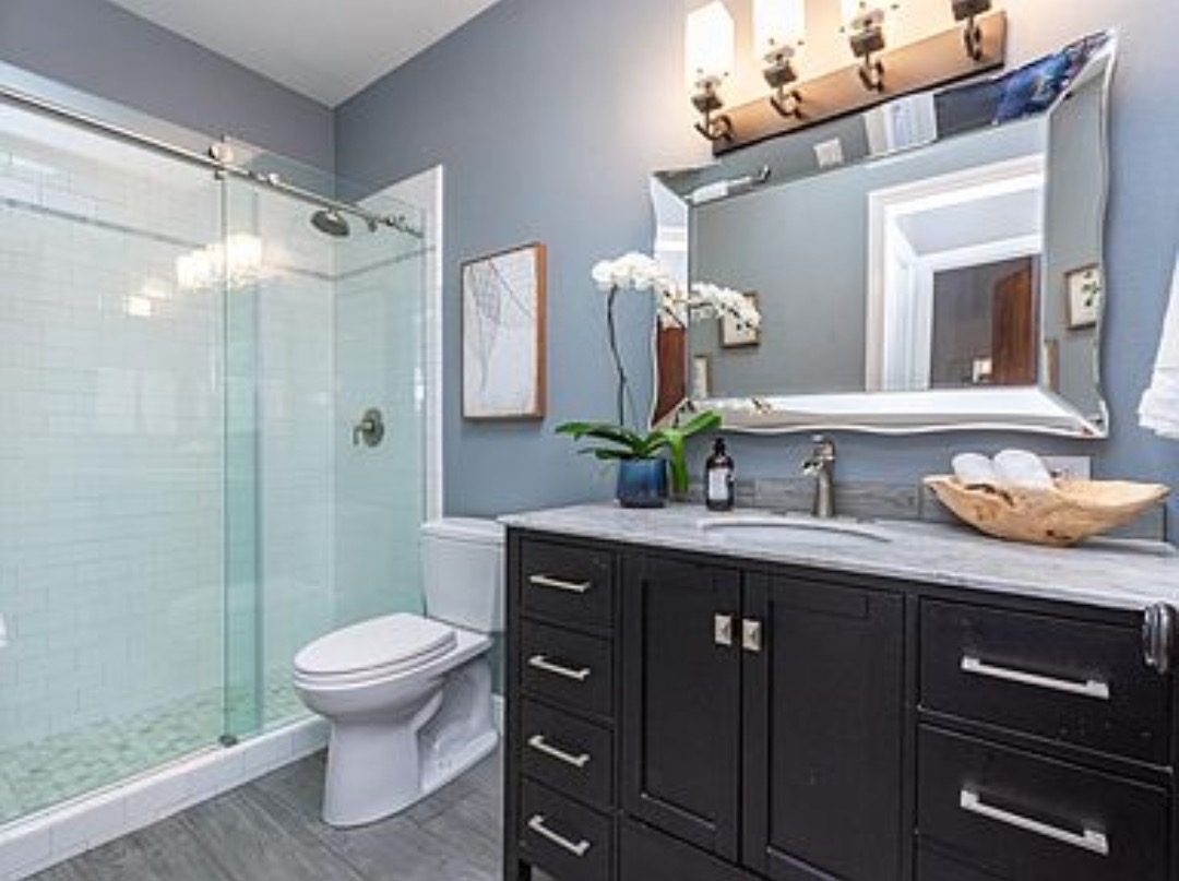 Guest Bathroom - Sonoma Wine Country Private Retreat - Sonoma