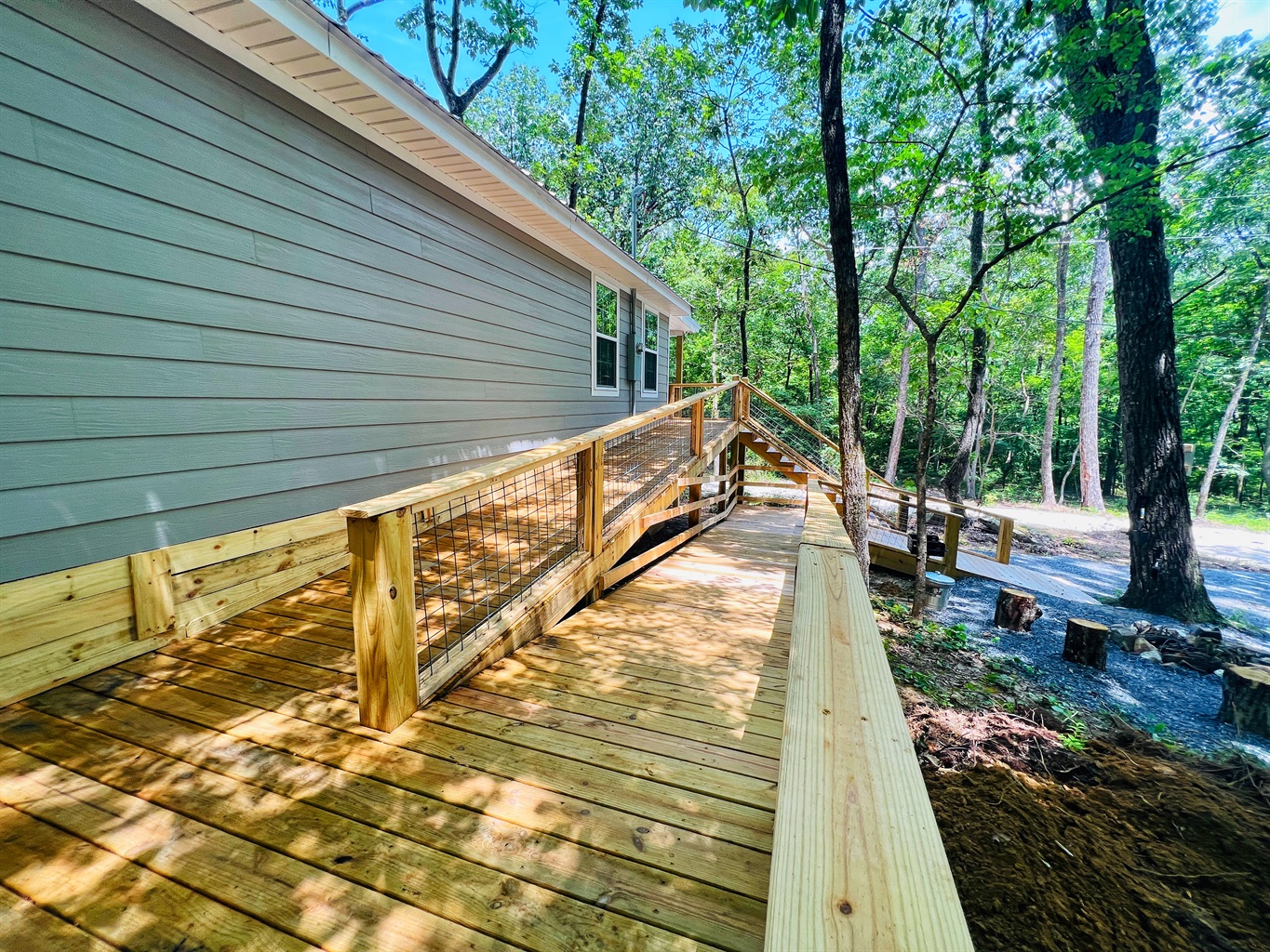Optional 4ft+ no-stairs entrance Optional 4ft+ no-stairs entrance - The Otter Box Cabin - Fort Payne