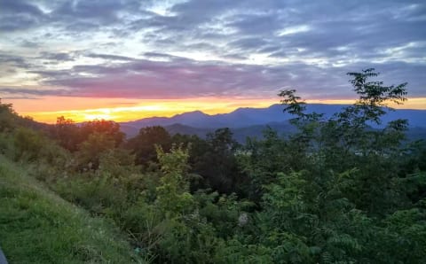 Sunset Ridge RV - Gateway to the Mountains