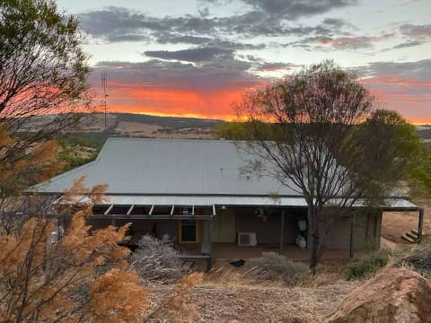 Hill Top Country Cottage