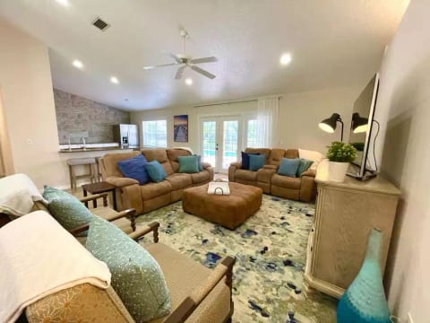 Practically Perfect! Families,Salt H2O Pool, beach