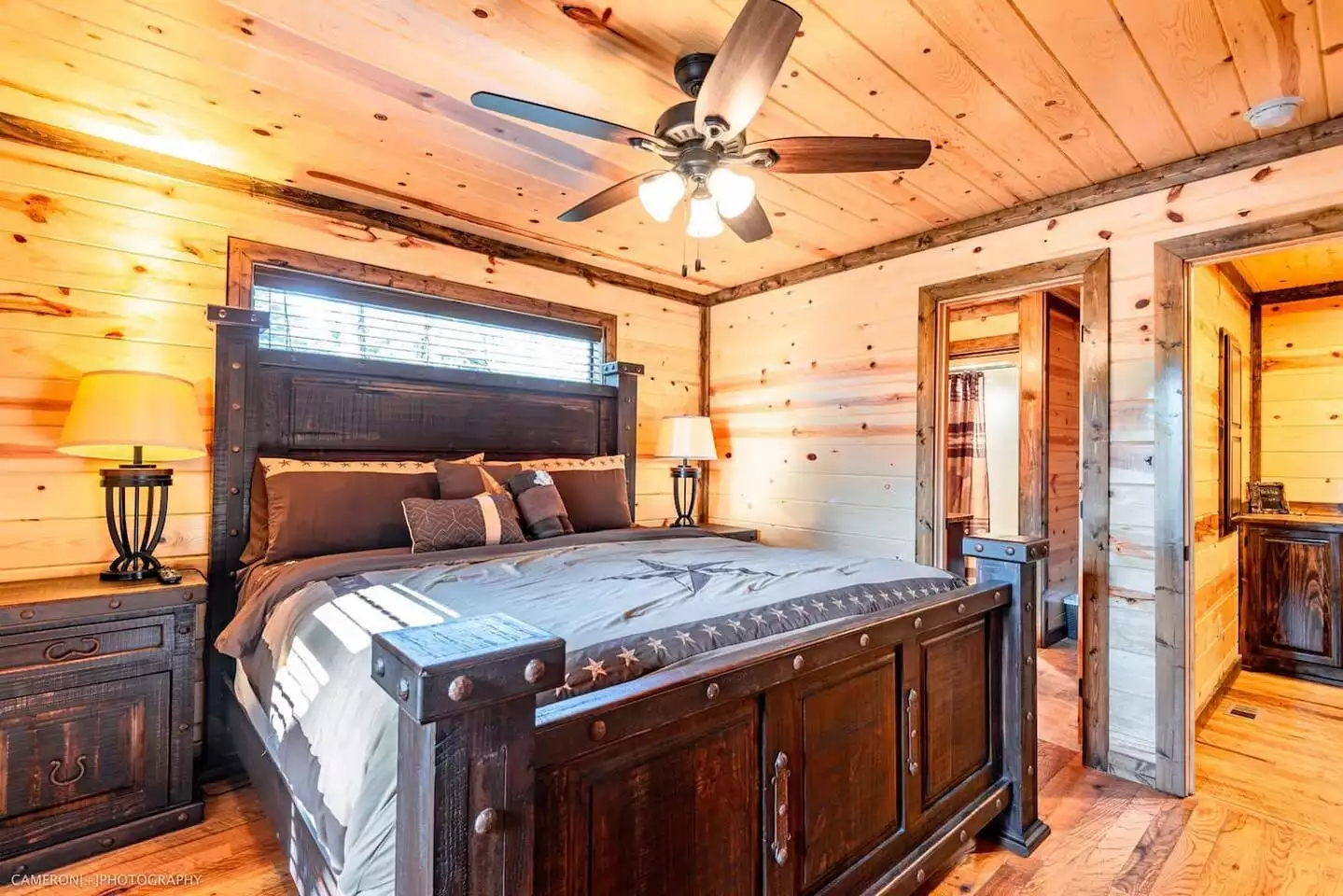 Main Level - Bedroom 2 with king bed and ensuite bath Main Level - Bedroom 2 with king bed and ensuite bath - Iron Horse Lodge - Broken Bow