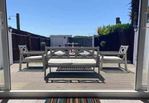 Stunning, newly refurbished, beachfront townhouse 