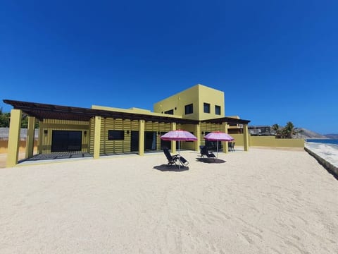 Casa de Oscar: Oceanfront home!