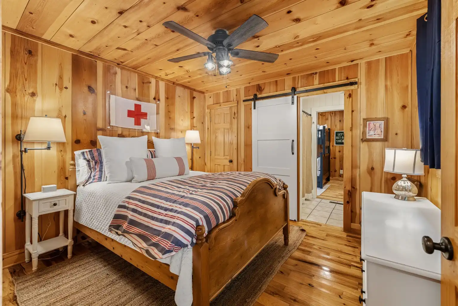 This bedroom shares a bath with the bunkroom This bedroom shares a bath with the bunkroom - Camp Fox Trot - Clayton