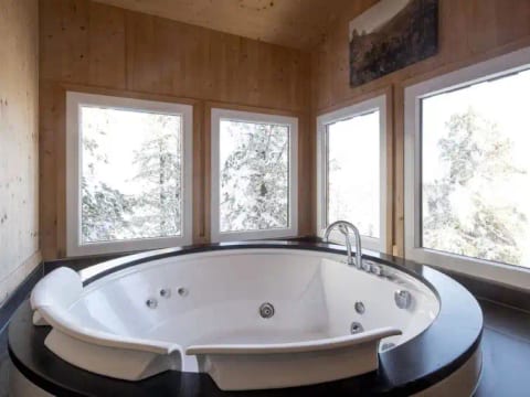 #4 mit IR-Sauna & Sprudelwanne innen
