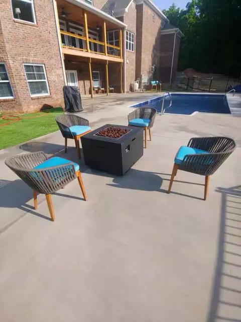 Gas Firepit and Gas Grill (Propane is provided)
