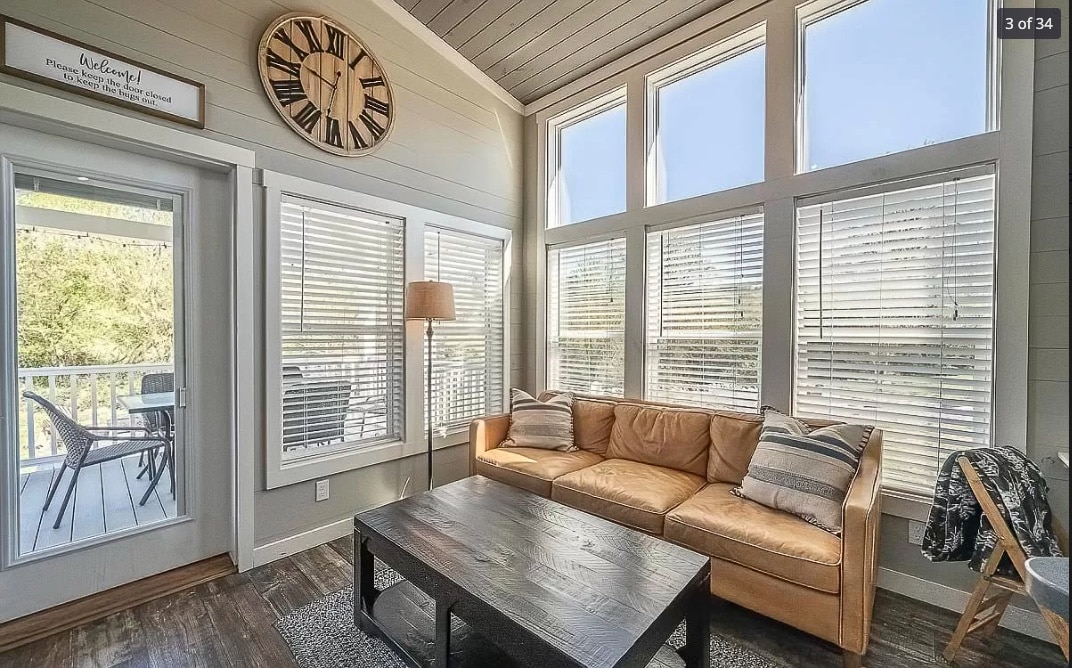 Living room - bright and airy transom windows