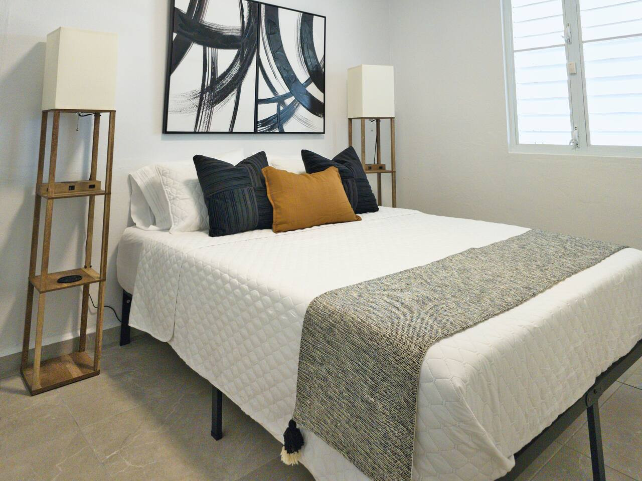 king-bed-or-beach-airport-and-golf-or-ramey-base-stay/