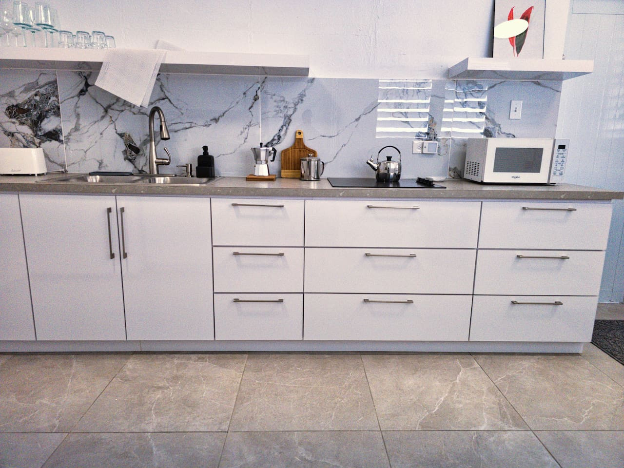 king-bed-or-beach-airport-and-golf-or-ramey-base-stay/