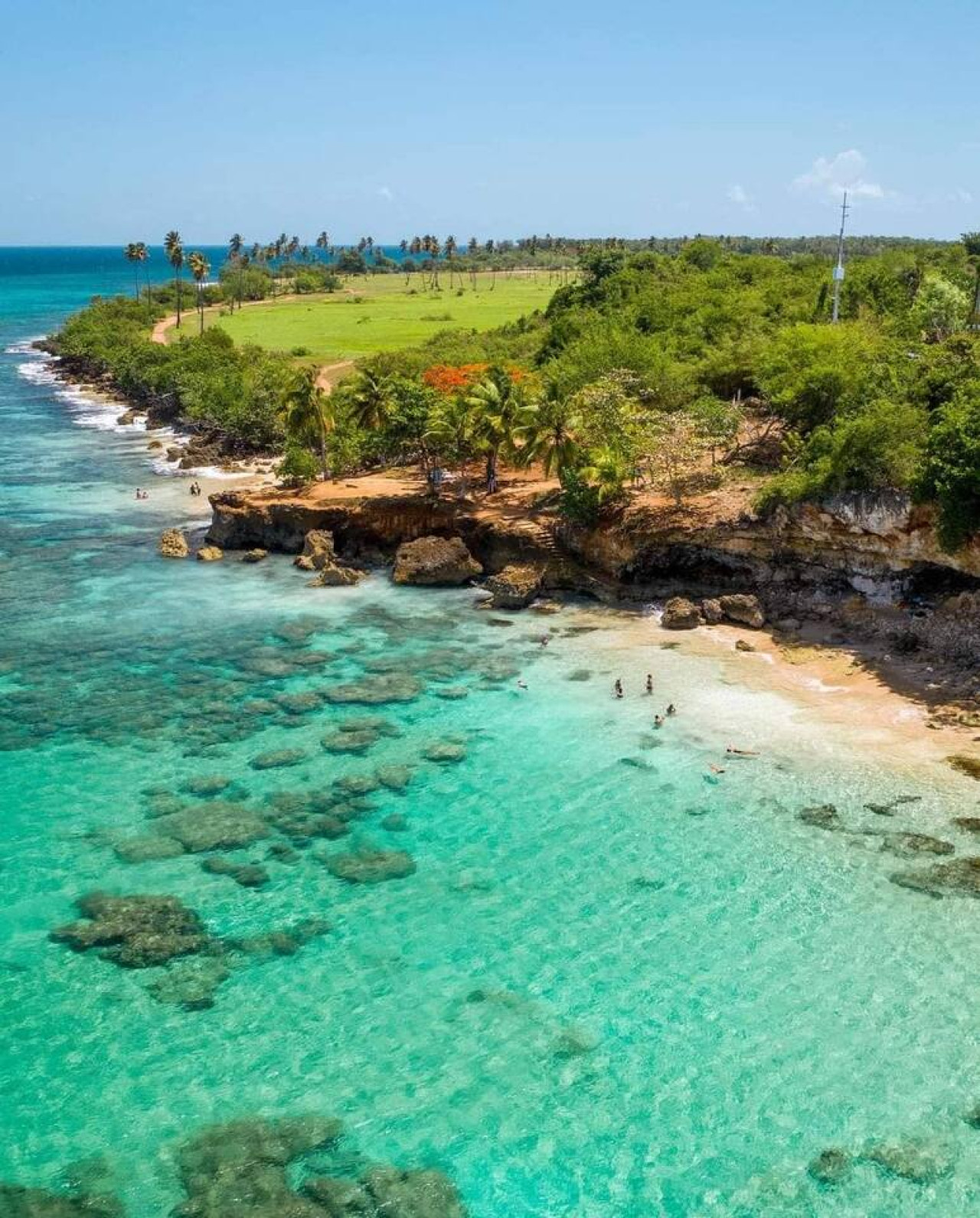 king-bed-or-beach-airport-and-golf-or-ramey-base-stay/