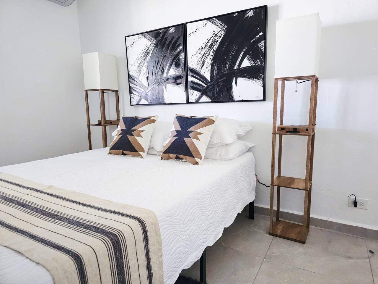 king-bed-or-beach-airport-and-golf-or-ramey-base-stay/