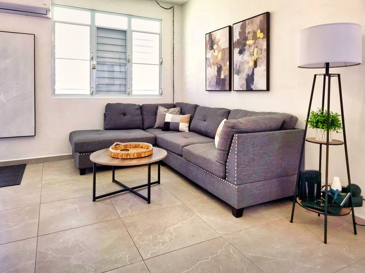 king-bed-or-beach-airport-and-golf-or-ramey-base-stay/