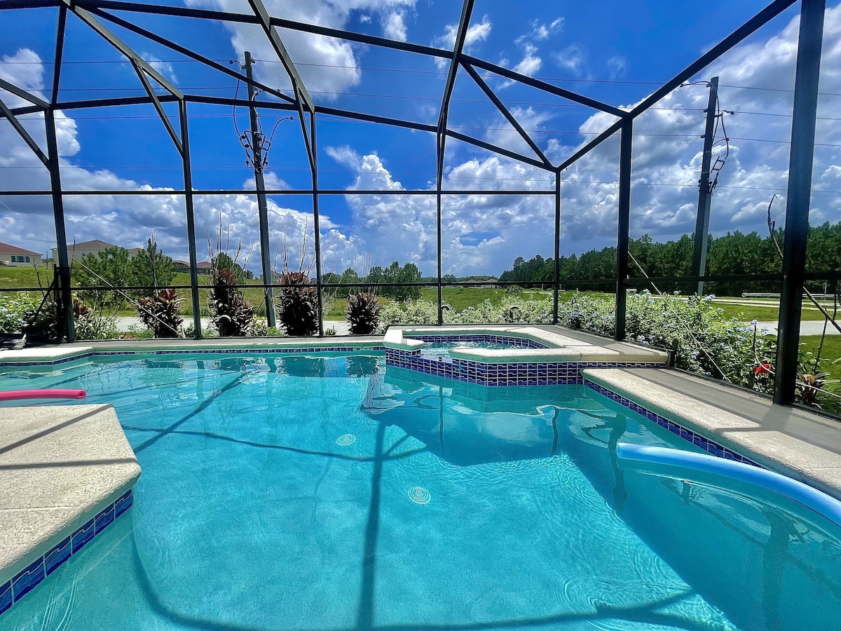 Pool and Spa area. No rear neighbours and Conservation area views to the side.