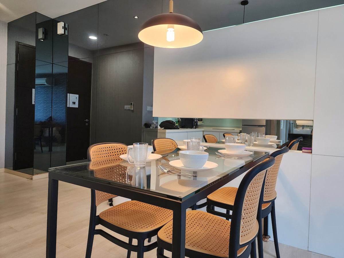 Cozy & Stylish 2BR Home image 4