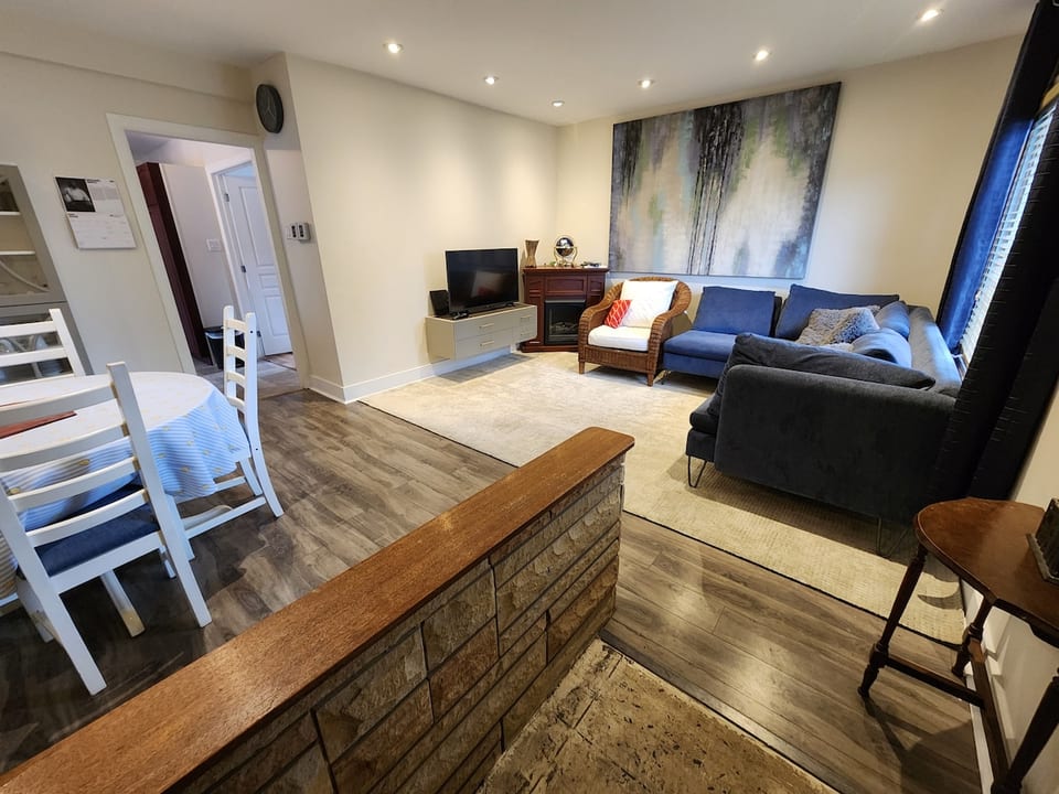 Spacious - Quiet, Great Area, Amenitie image 1