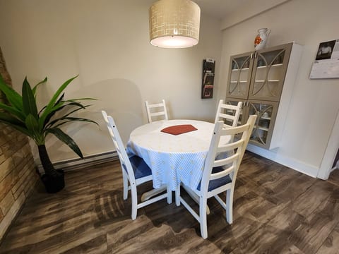 Spacious - Quiet, Great Area, Amenitie image 2
