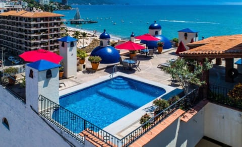 Roof top pool with view