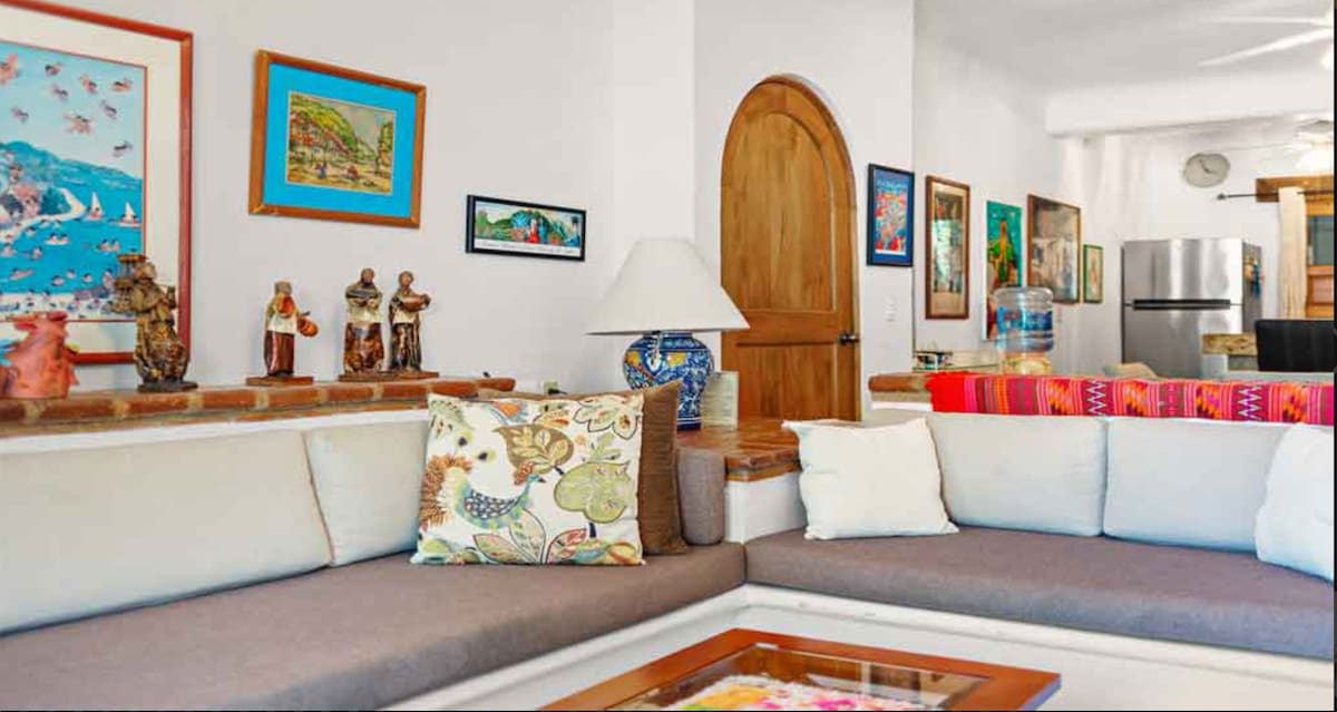 Entry door into Living Room