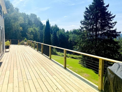 Brand new massive deck!