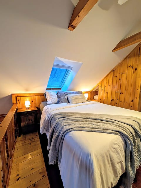 Handcrafted VT Chalet • Walk to Lake • Fire Pit image 4