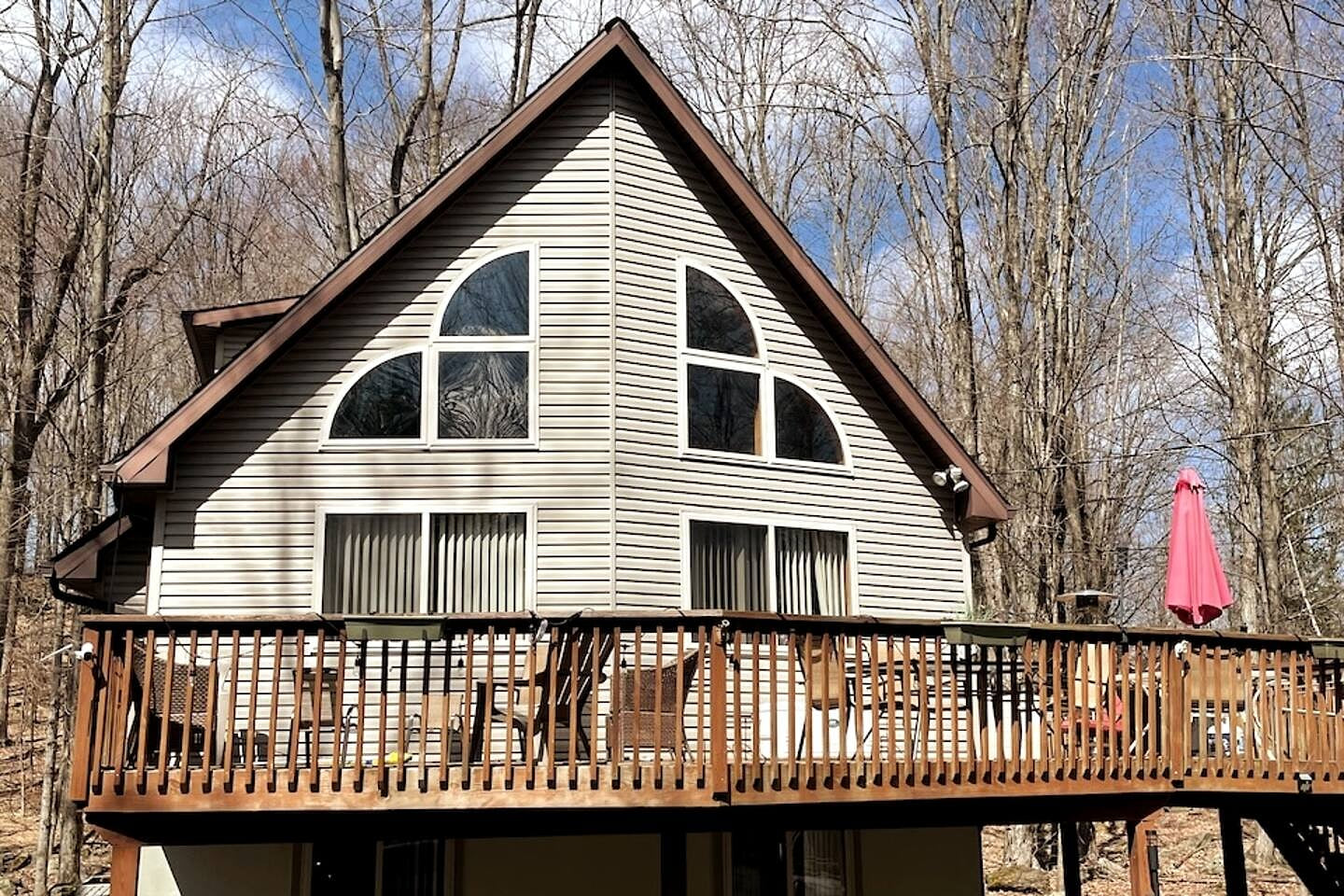 Lake Ariel Family Chalet