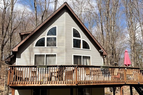 Lake Ariel Family Chalet