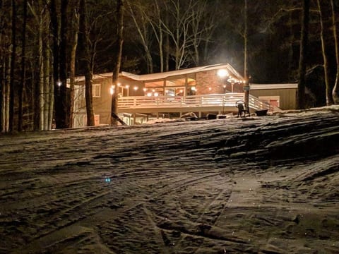 ShortStop Lodge Ski and Golf Retreat image 2