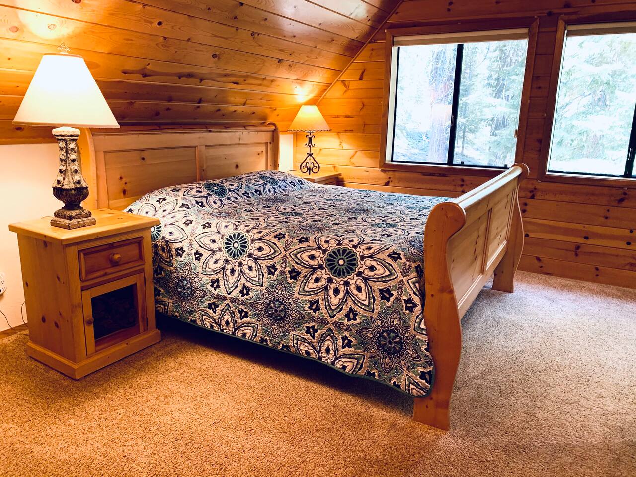 Treehouse Chalet 3BR/2BA KingBed Option 2Add Pet/Spa