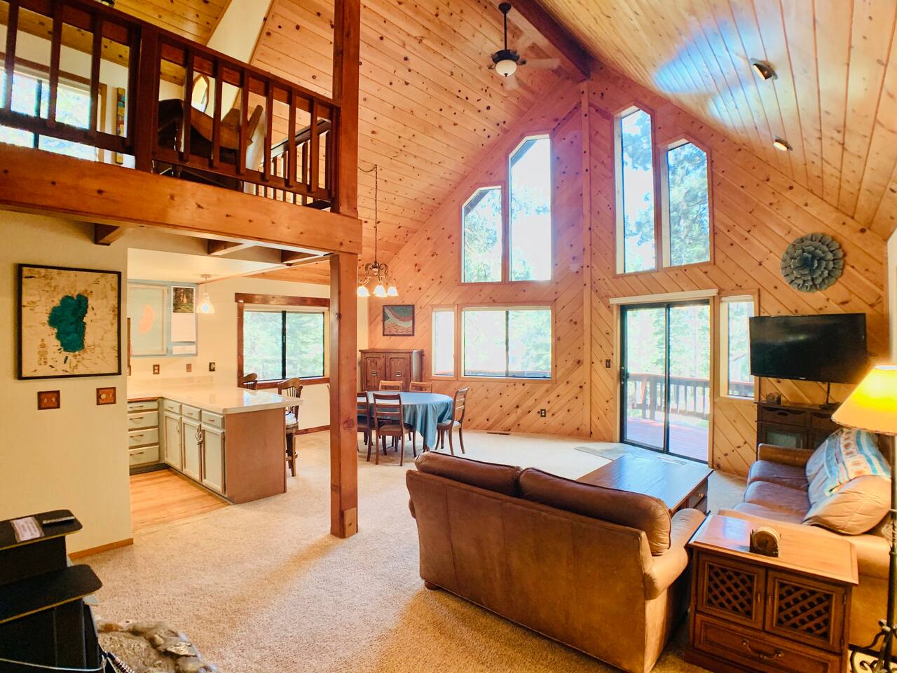 Treehouse Chalet 3BR/2BA KingBed Option 2Add Pet/Spa
