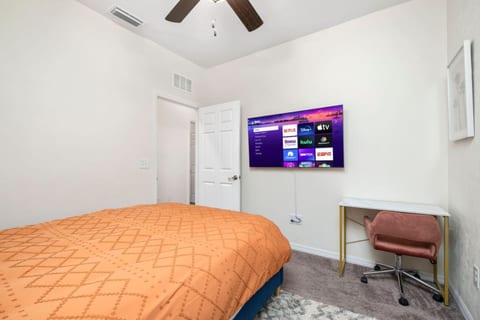 Walk to University & Restaurants | Cozy Townhome