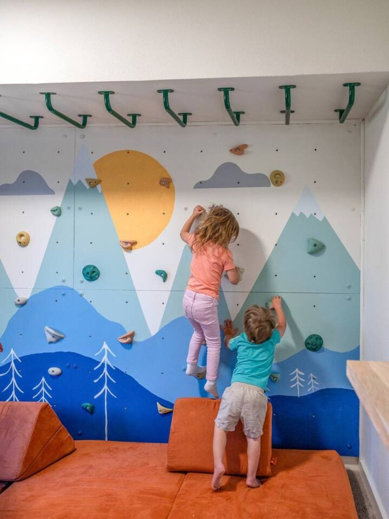 fire-pit-or-mini-golf-or-hottub-or-gameroom-or-family/