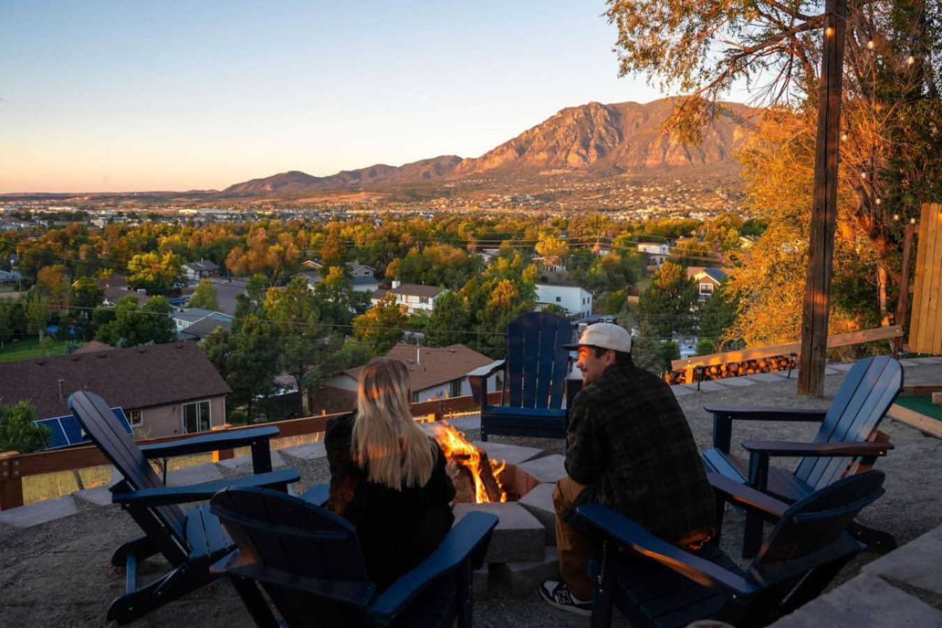 fire-pit-or-mini-golf-or-hottub-or-gameroom-or-family/
