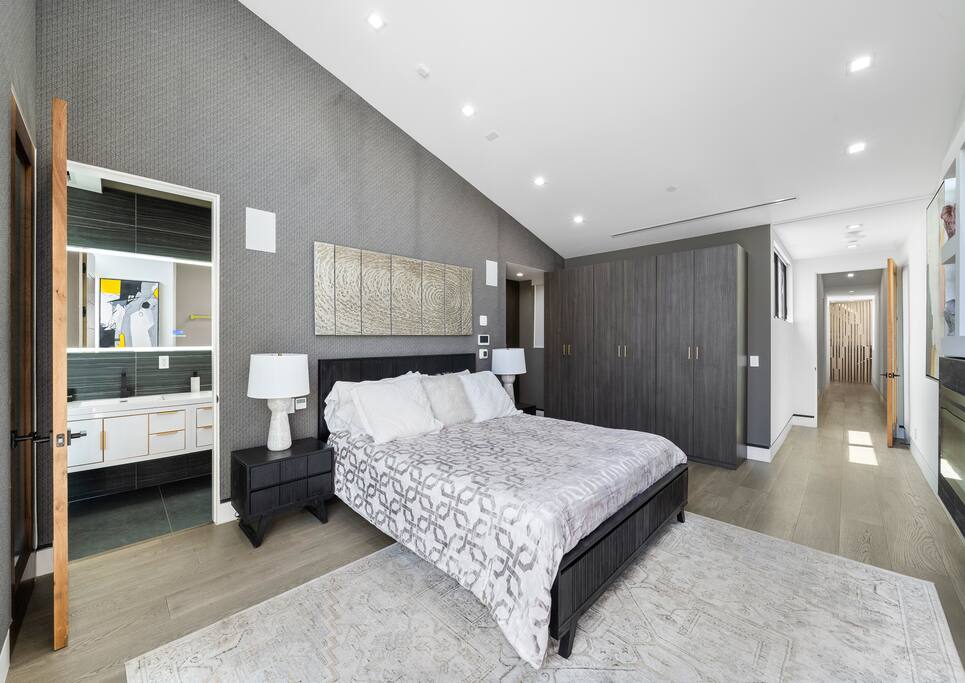 venicepoolhottubbbqhometheater/