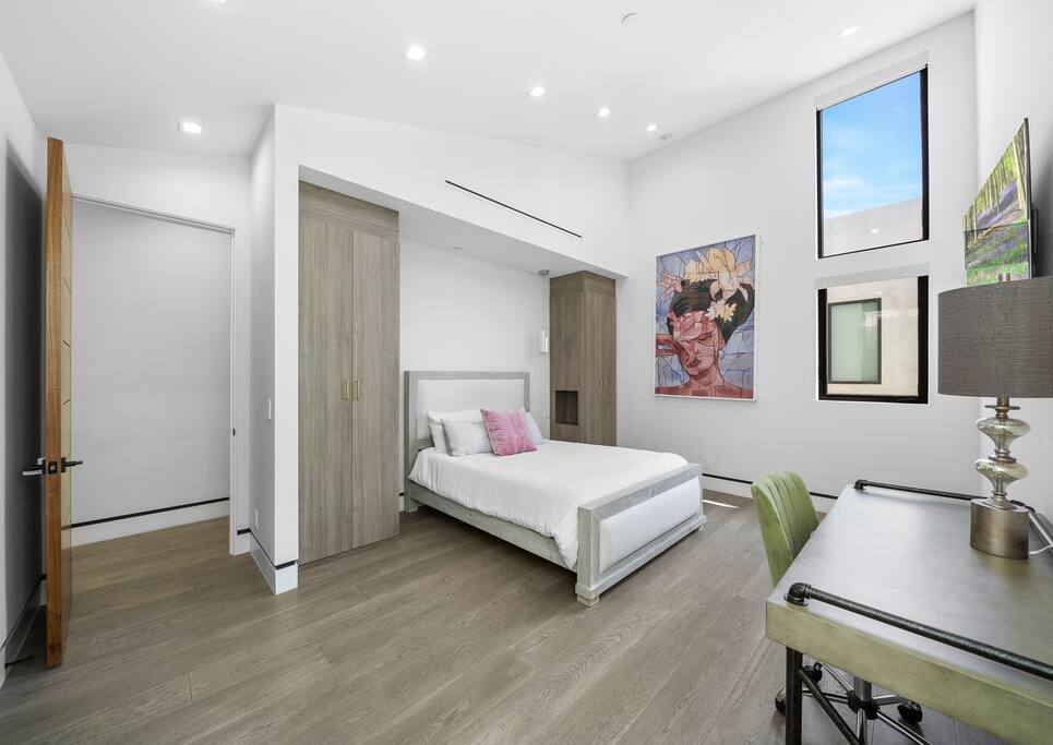 venicepoolhottubbbqhometheater/