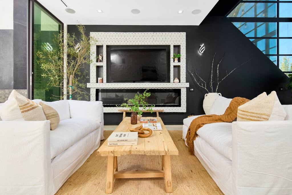 venice-oasis-w-pool-spa-rooftop-walk-to-beach/