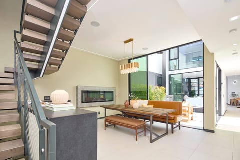 Venice Oasis w/ Pool, Spa, Rooftop, Walk to Beach