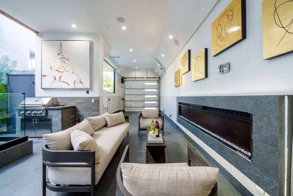 poolspahome-theaterrooftop/