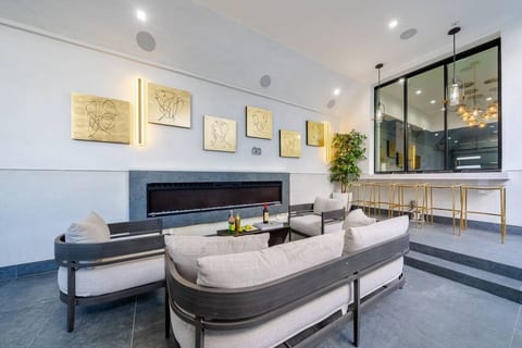 Pool/Spa/Home Theater/Rooftop