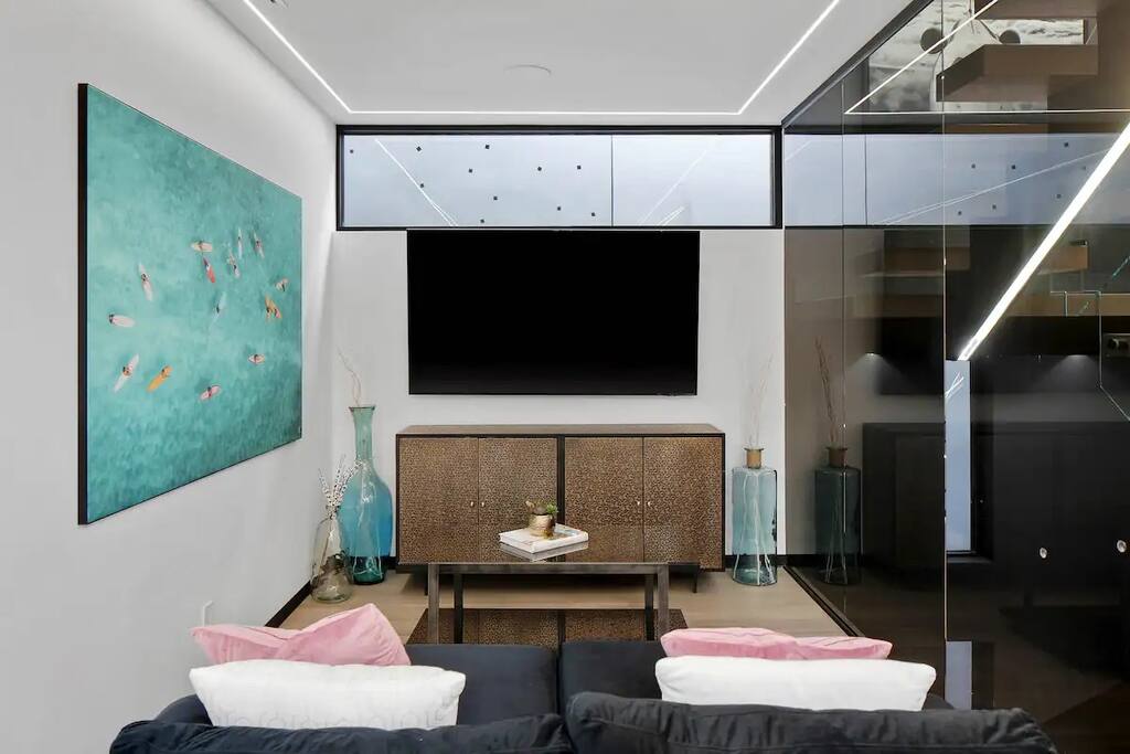 poolspahome-theaterrooftop/