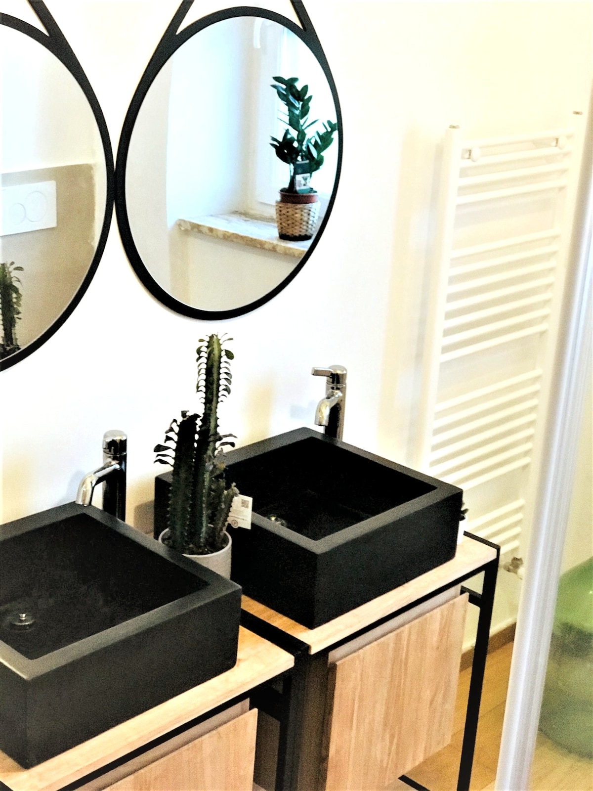 luxusp4t-3-bedroom-pool-tennis-court-and-sauna/