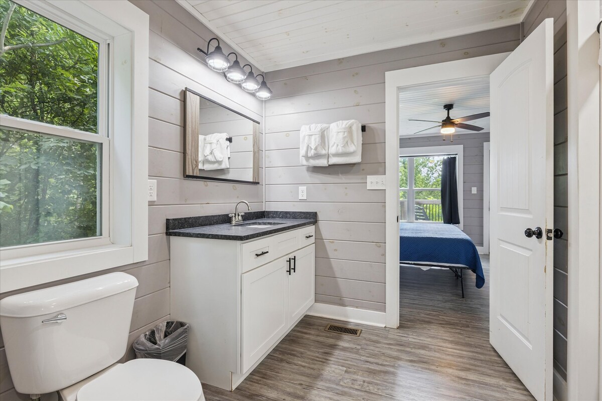 amazing-views-hot-tub-arcade-and-firepit/