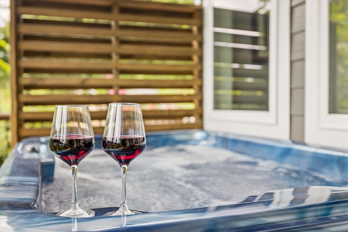 amazing-views-hot-tub-arcade-and-firepit/