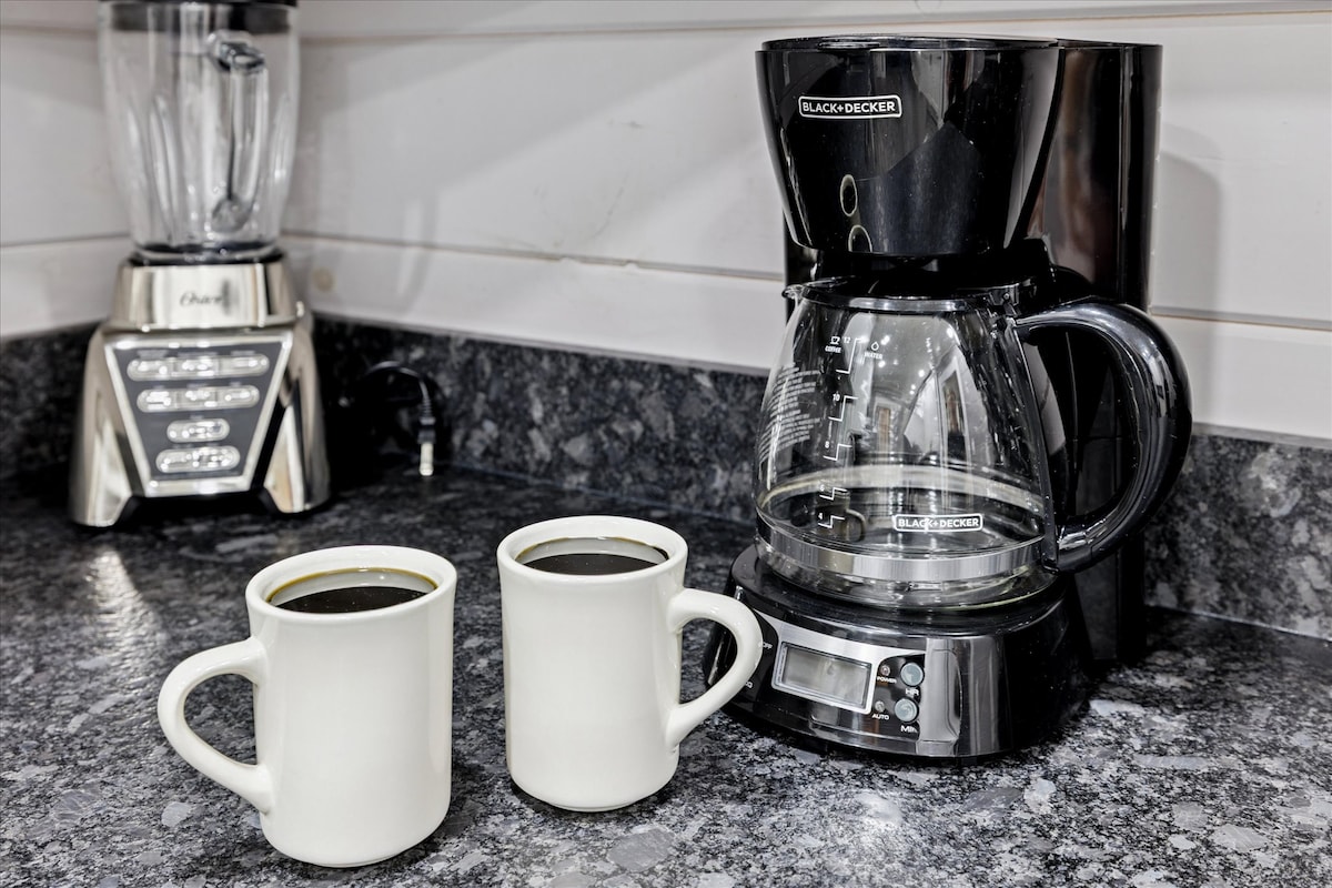 amazing-views-hot-tub-arcade-and-firepit/