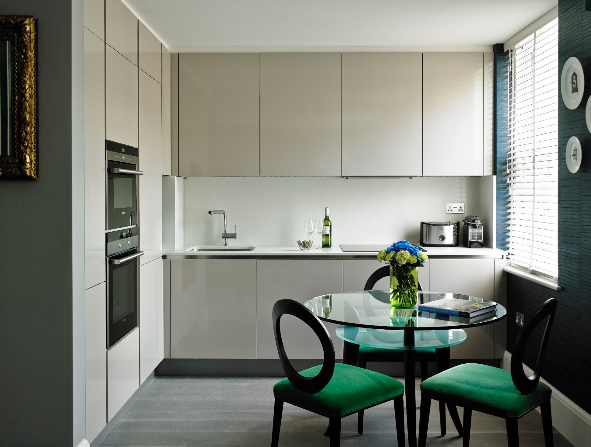 luxury-one-bedroom-apartment-with-hotel-services/