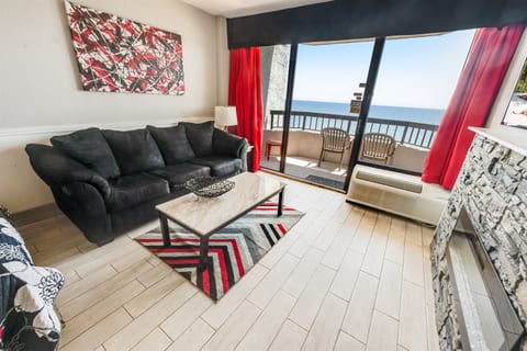 Large Living Area with Views of the Ocean, Beautifully Decorated